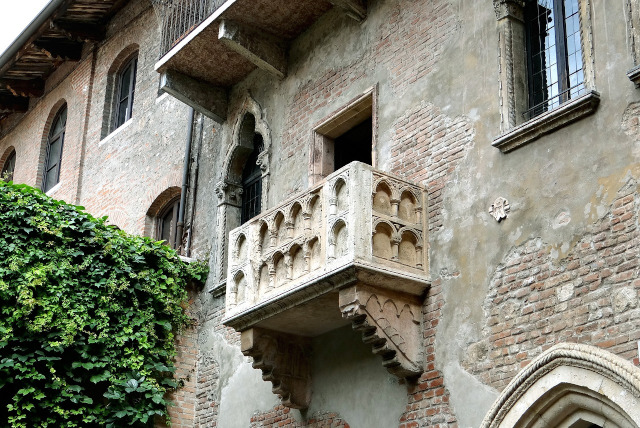 balcony on an Italian building